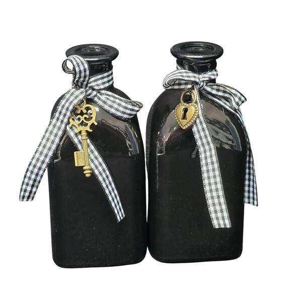 Country Mini Bud Vase Black Bottle Checkered Ribbon with Key & Heart Charms - Picture 8 of 8